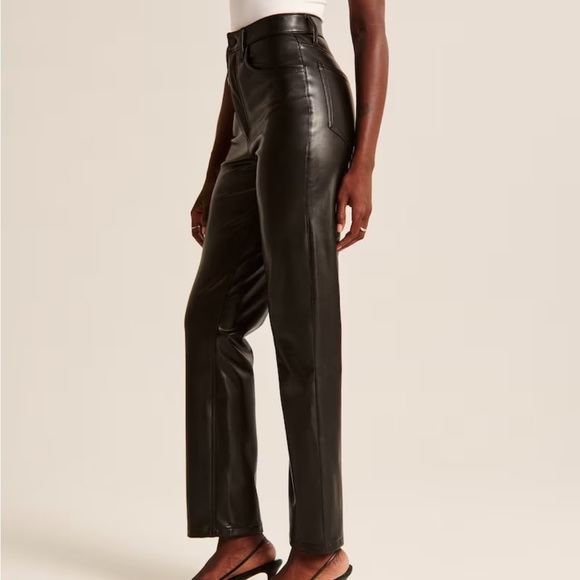 Abercrombie SHORT 90’s Straight Ultra High Rise Vegan Leather Black Pants 12 - Picture 4 of 9